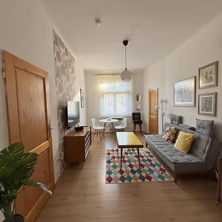 Vintage Brussels Style On 4 Apartment *
